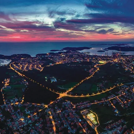 Lägenhet Cozy In With Wifi