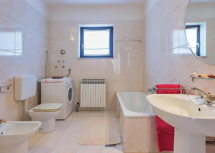 Apartman Cozy In With Wifi Pula