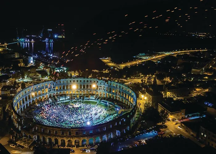 Cozy In With Wifi 아파트