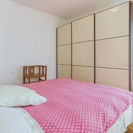 Awesome Apartment In Pula With Wifi