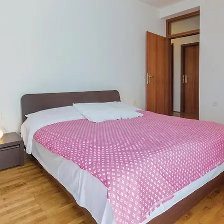 Awesome Apartment In Pula With Wifi Pula